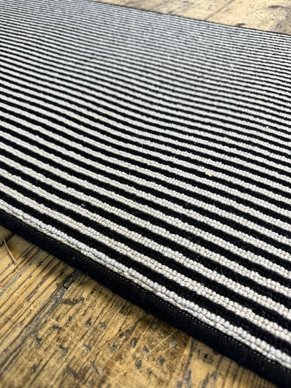 Oreo 100% wool runner 67cm x 234cm