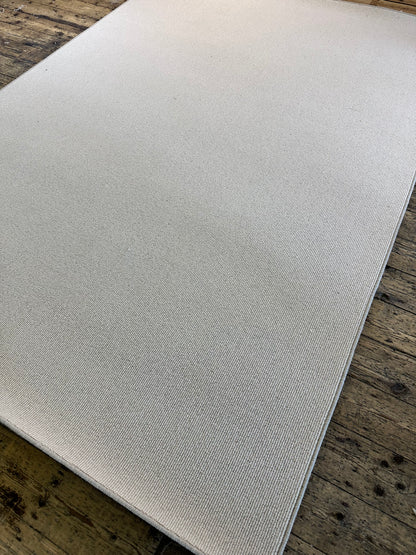 Tawny 100% wool rug 224cm x 326cm