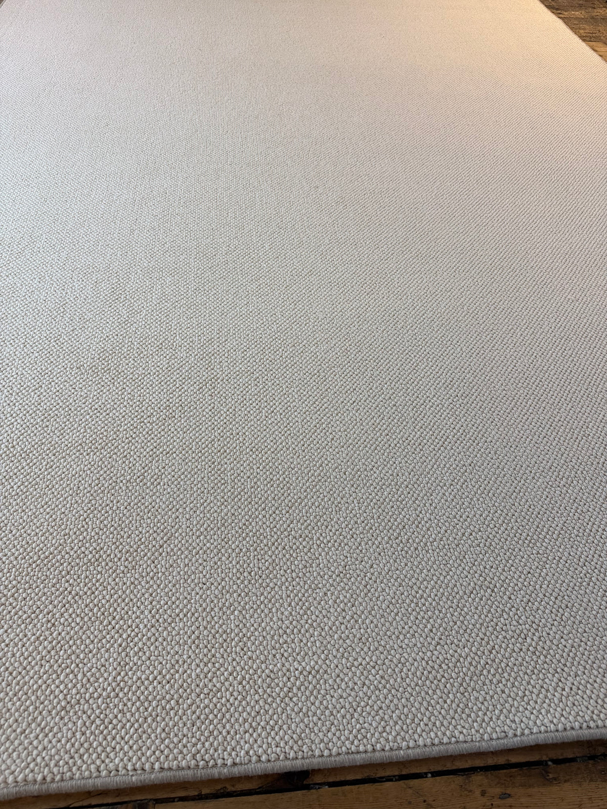 Crème 100% polypropylene rug 250cm x 350cm