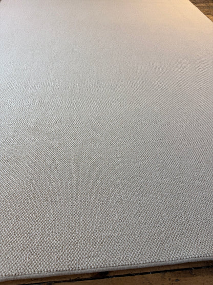 Crème 100% polypropylene rug 250cm x 350cm