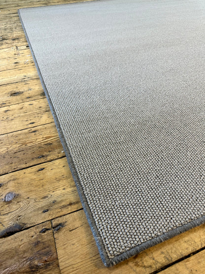 Charcoal 100% wool rug 204cm x 236cm