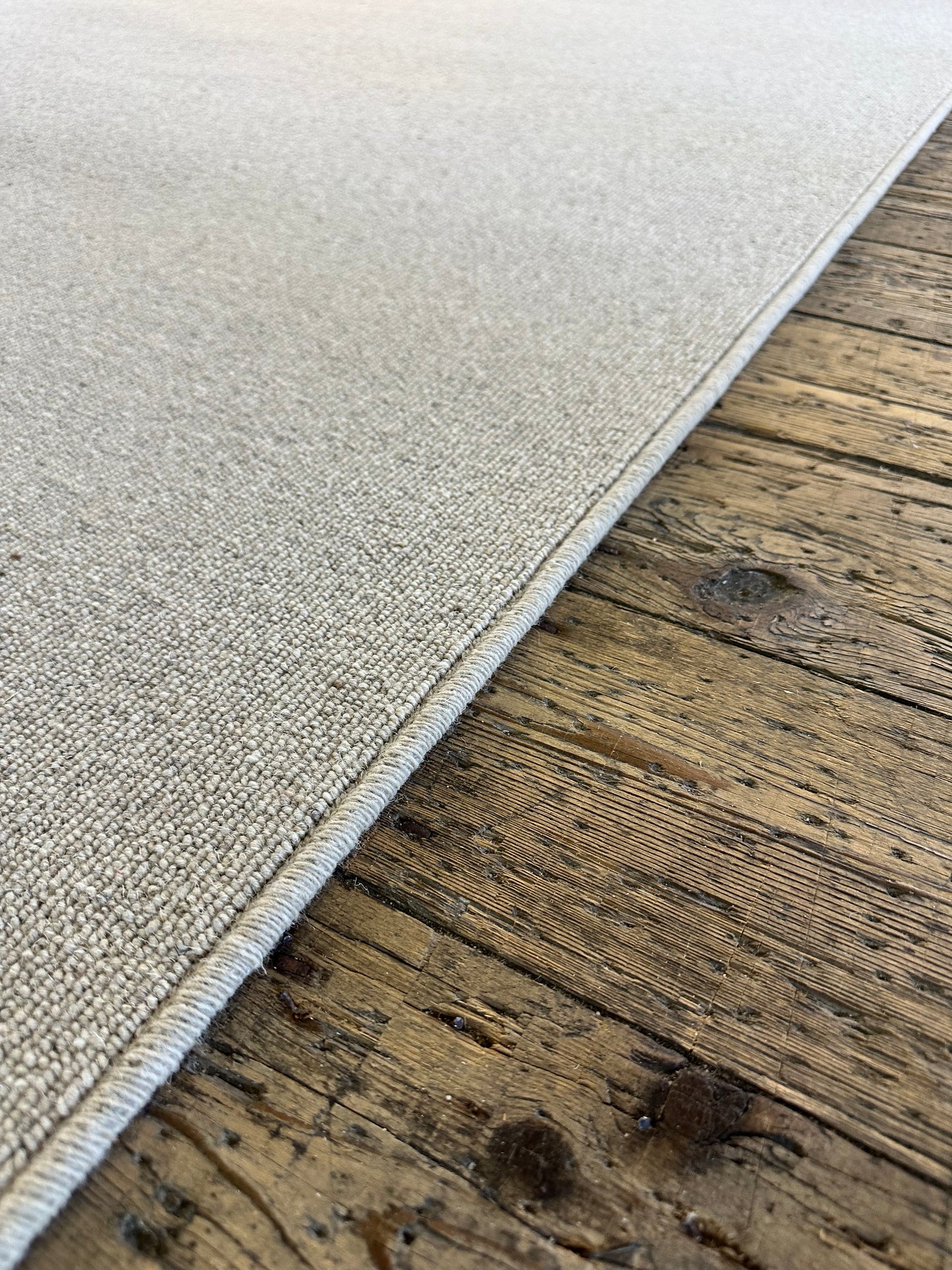 Oatcake 100% wool rug 279cm x 416cm