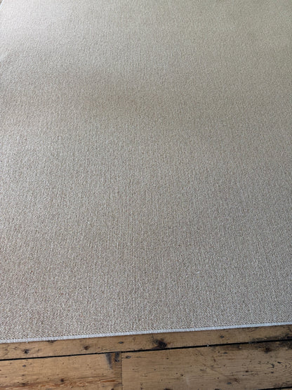 Wheaten 100% wool rug 280cm x 298cm
