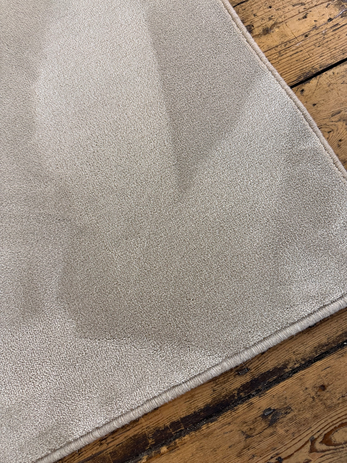 Portland 100% polypropylene rug 200cm x 245cm