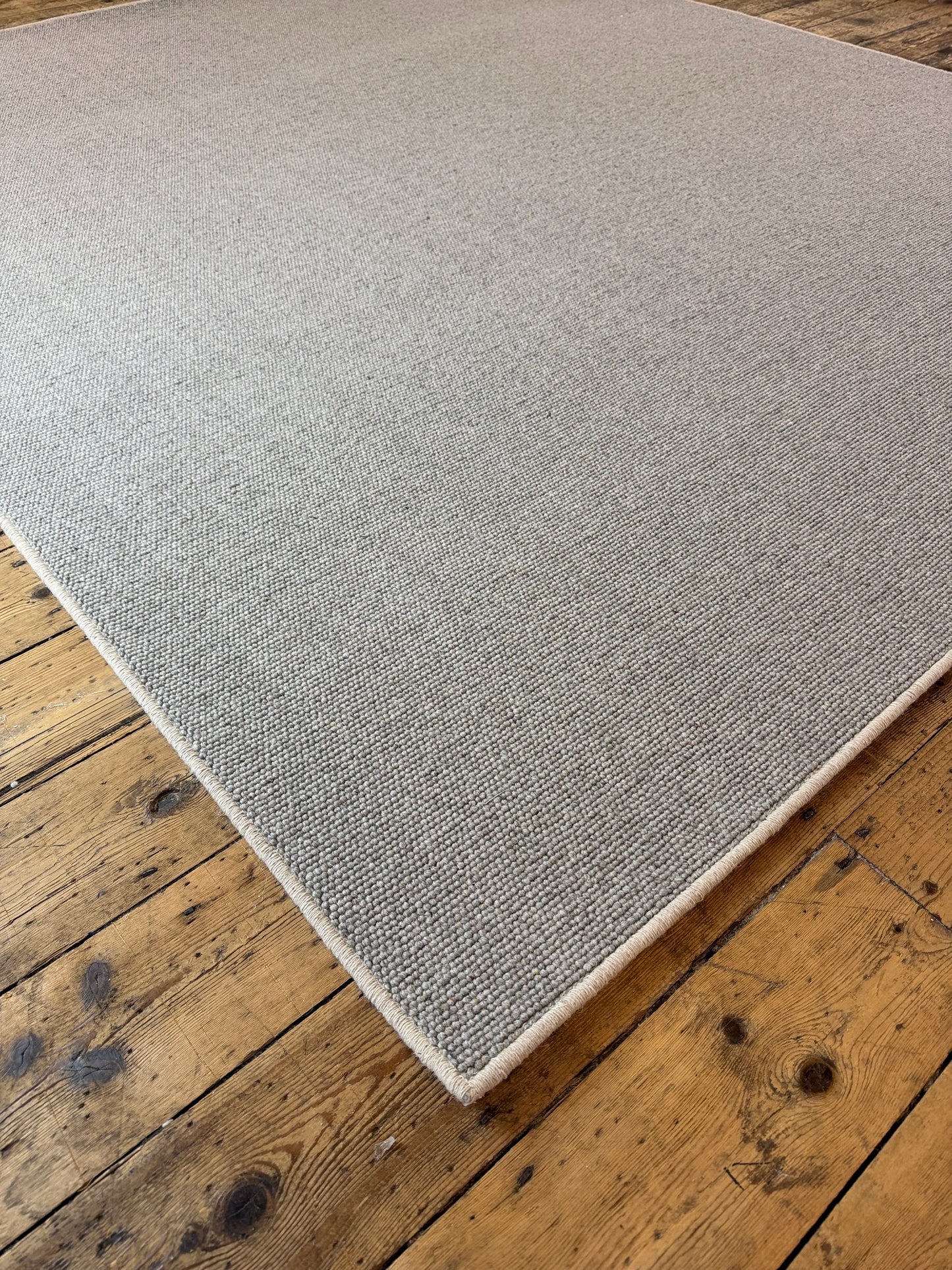 Pewter 100% wool rug 239cm x 273cm