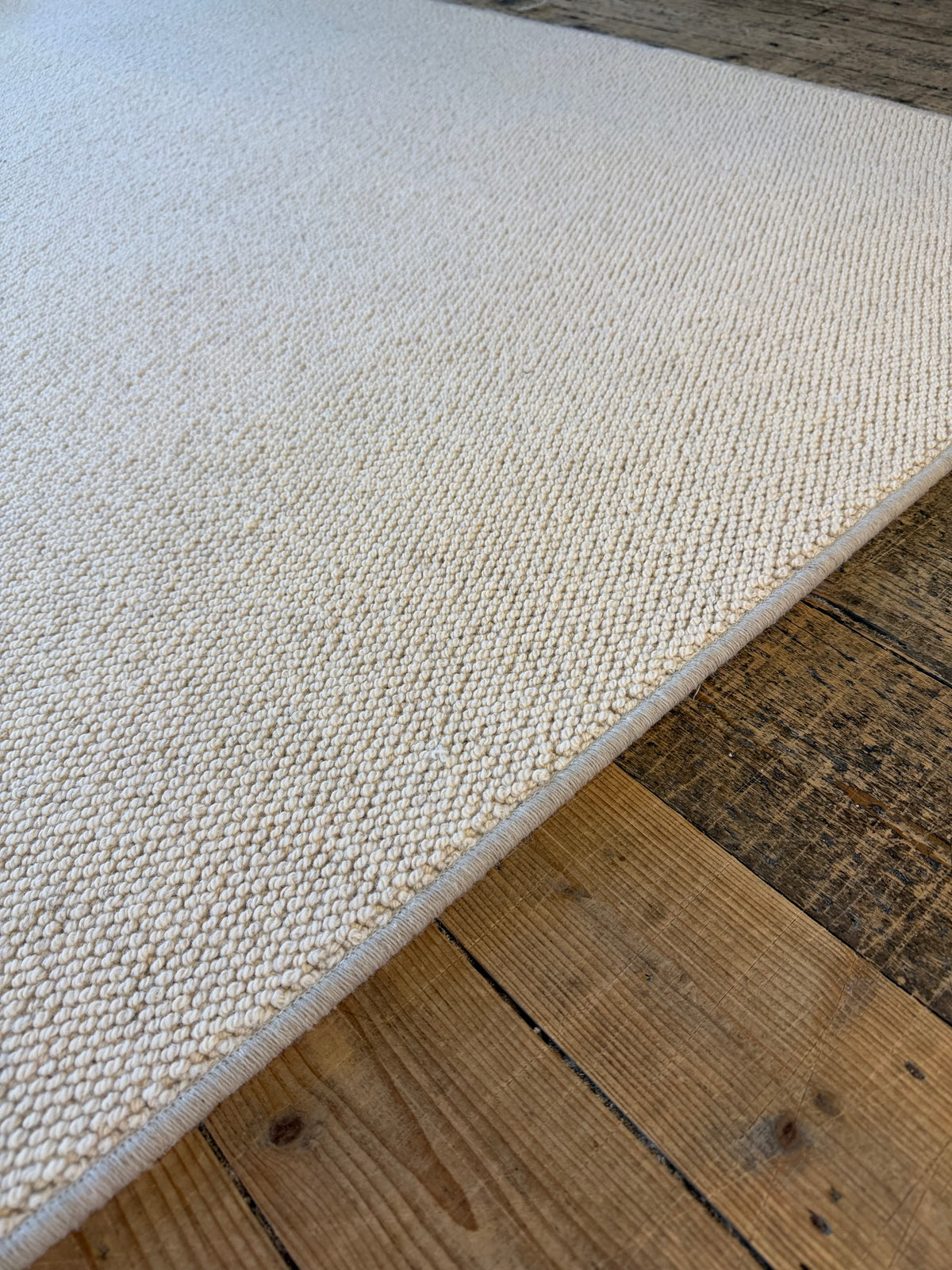 Eagle 100% undyed wool rug 200cm x 250cm