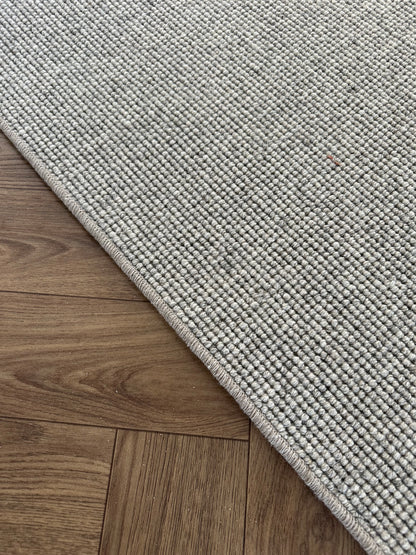Greige Green tone 100% wool large rug 231cm x 298cm