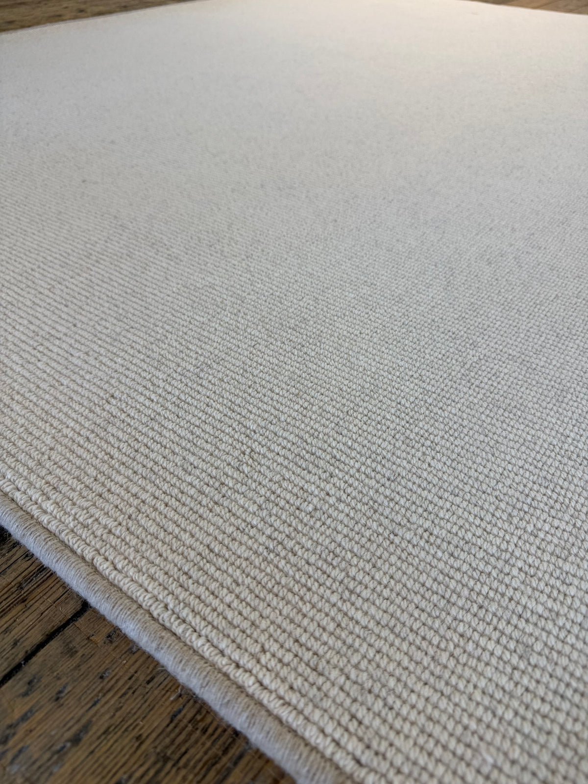 Tawny 100% undyed wool rug 220cm x 320cm