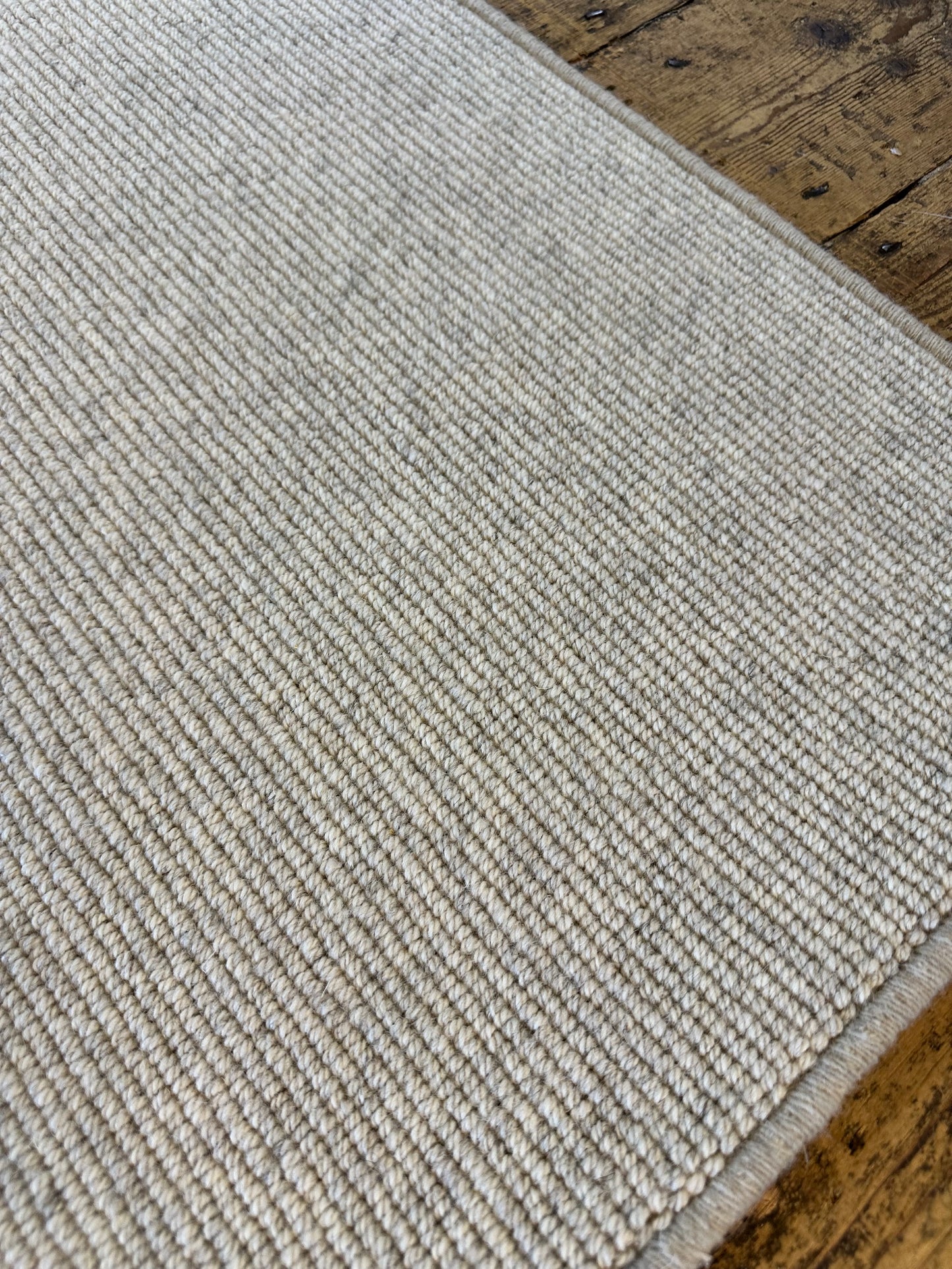 Buffy 100% wool rug 220cm x 300cm