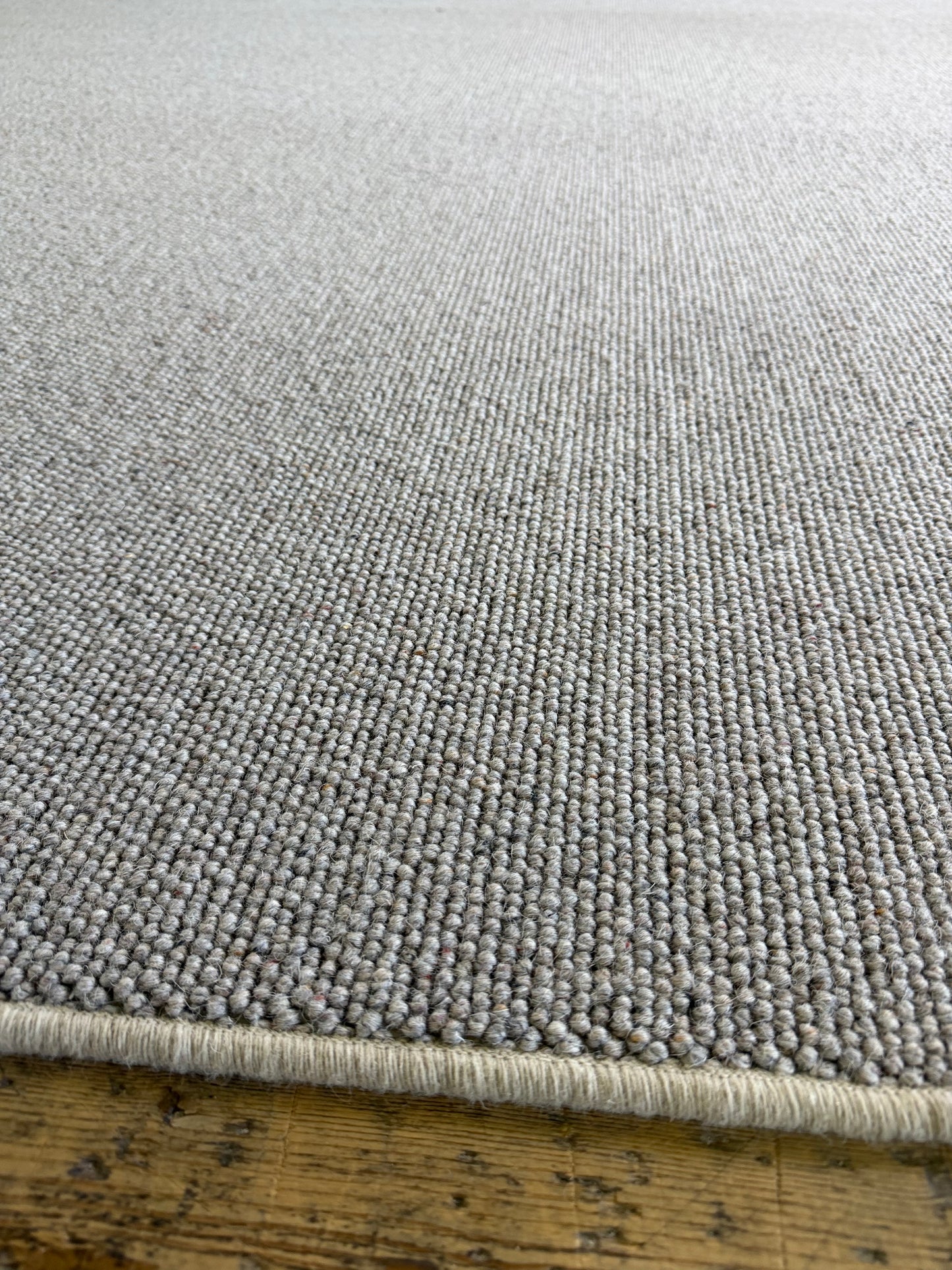 Pewter 100% wool rug 274cm x 358cm