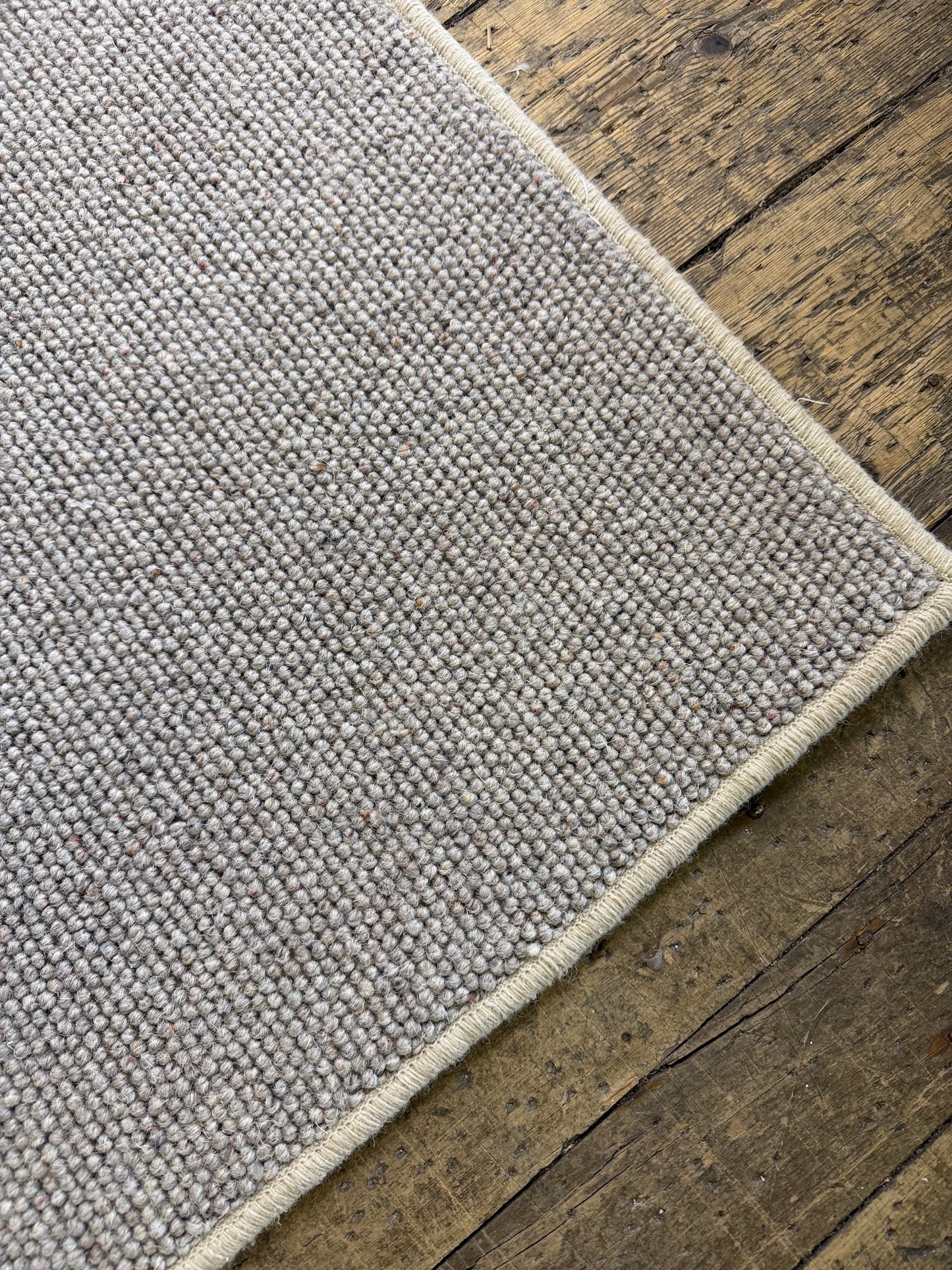 Pewter 100% wool rug 274cm x 358cm