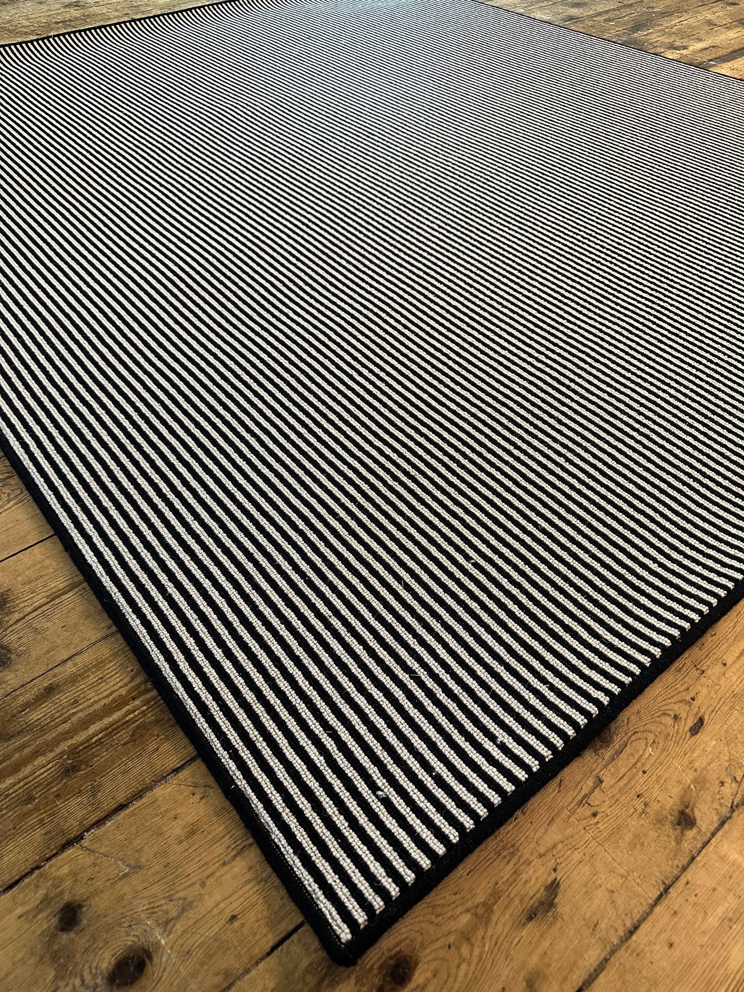 Oreo 100% wool rug 199cm x 235cm