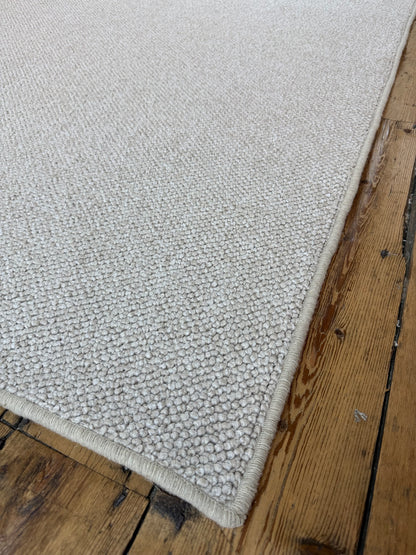 Oyster 100% polypropylene rug 199cm x 300cm