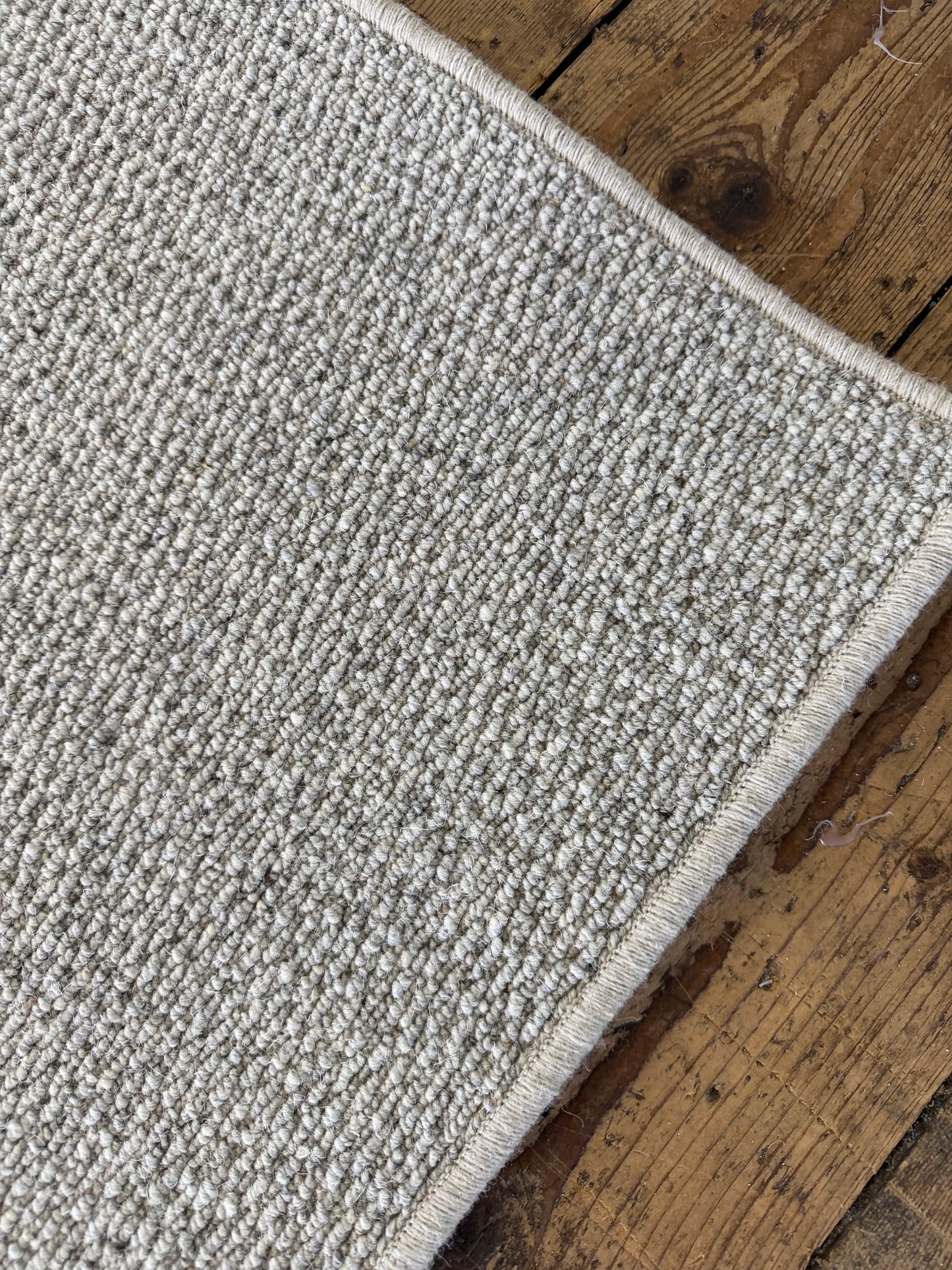 Bone 100% wool rug 250cm x 330cm