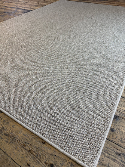 Heirloom 100% polypropylene rug 200cm x 293cm