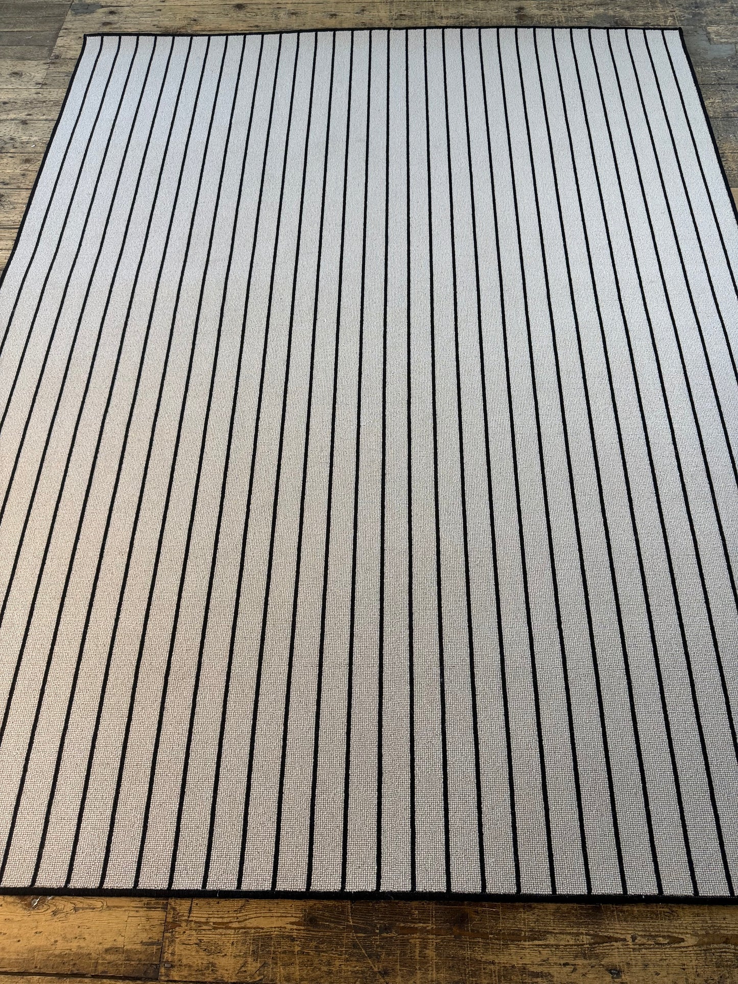 Oreo 100% wool rug 210cm x 266cm