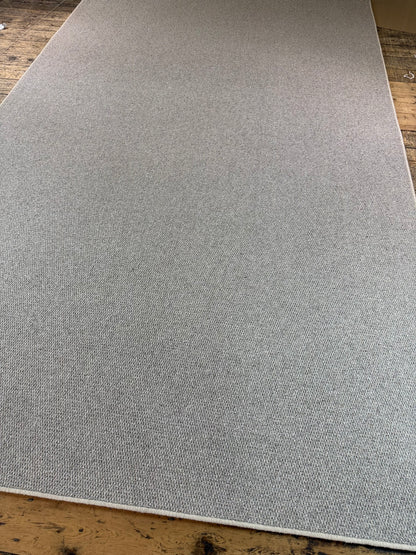 Smoke 100% wool rug 230cm x 377cm