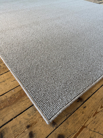 Pennine 100% wool rug 240cm x 390cm