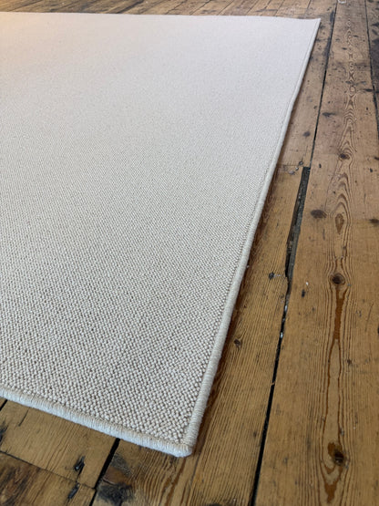Ashdown 100% wool rug 224cm x 323cm