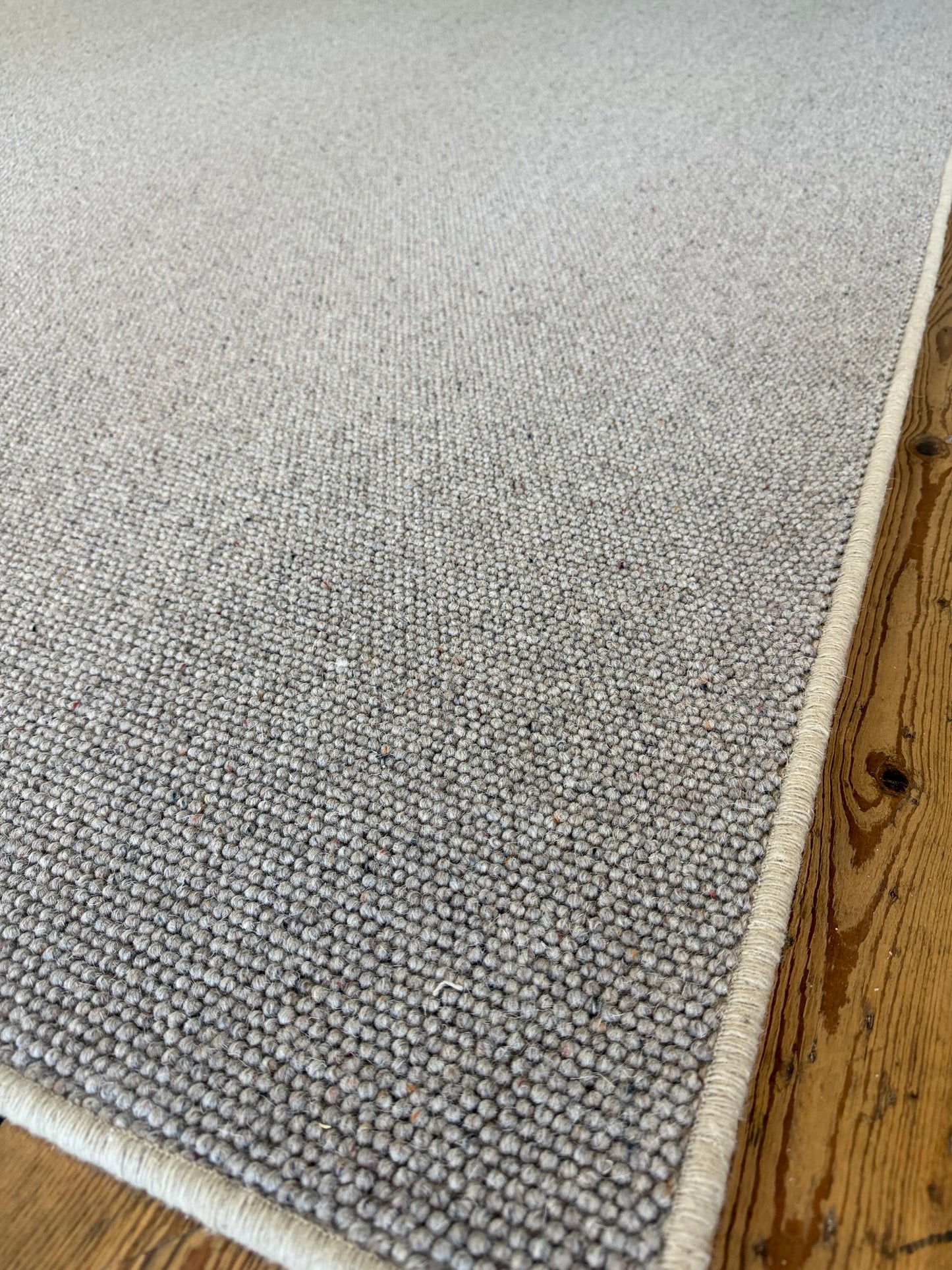 Pewter 100% wool rug 274cm x 358cm