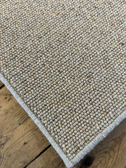 Warm oat 100% wool rug 190cm x 307cm
