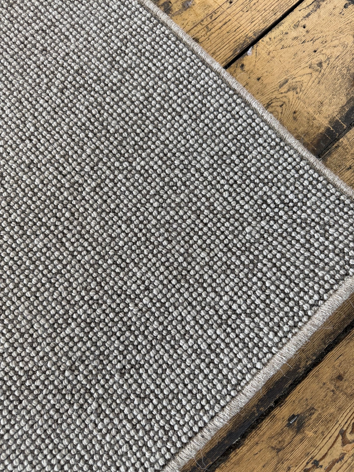 Pennine 100% wool rug 240cm x 390cm