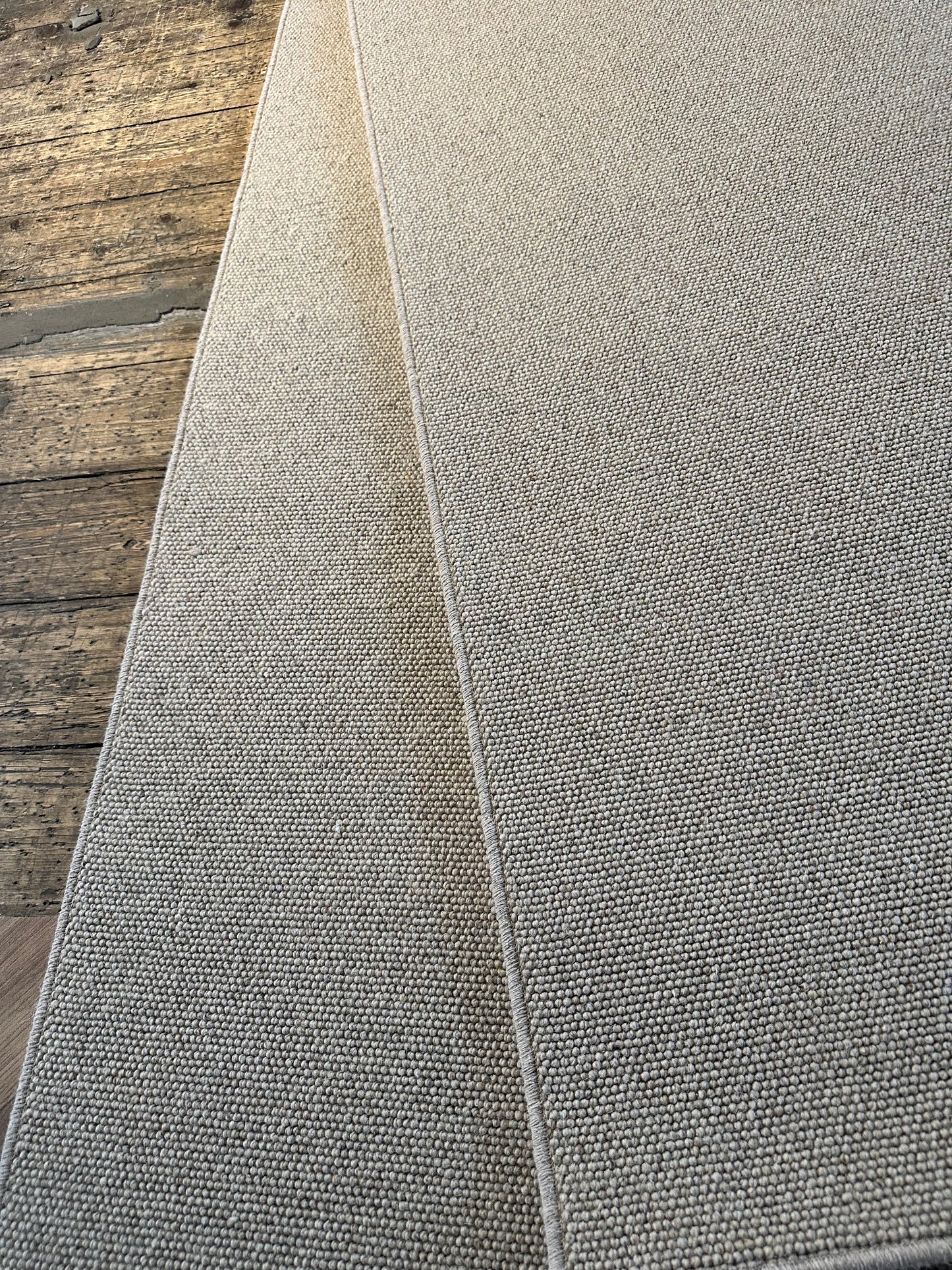Flax 100% wool rug 200cm x 304cm