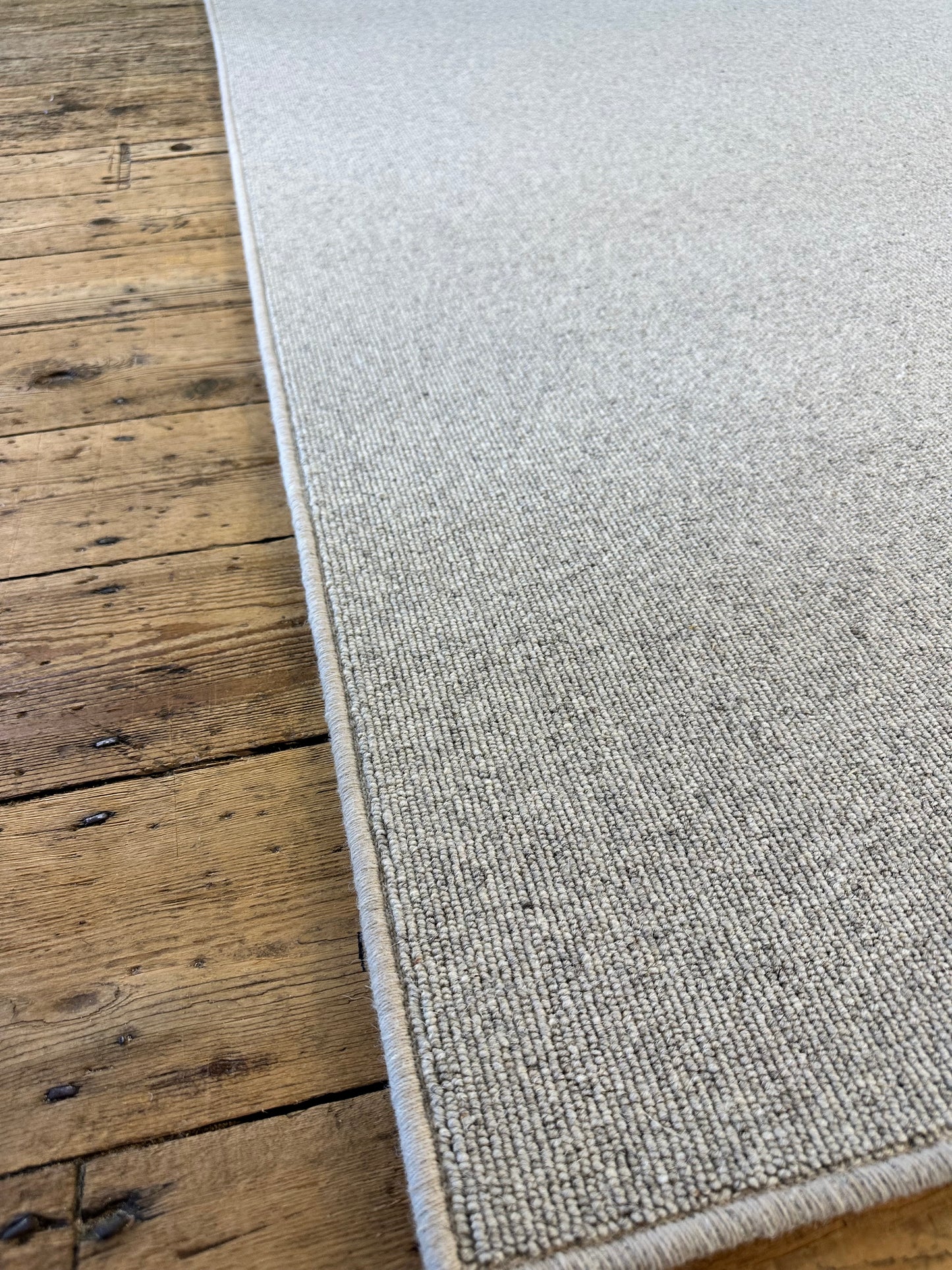 Bone 100% wool rug 189cm x 250cm