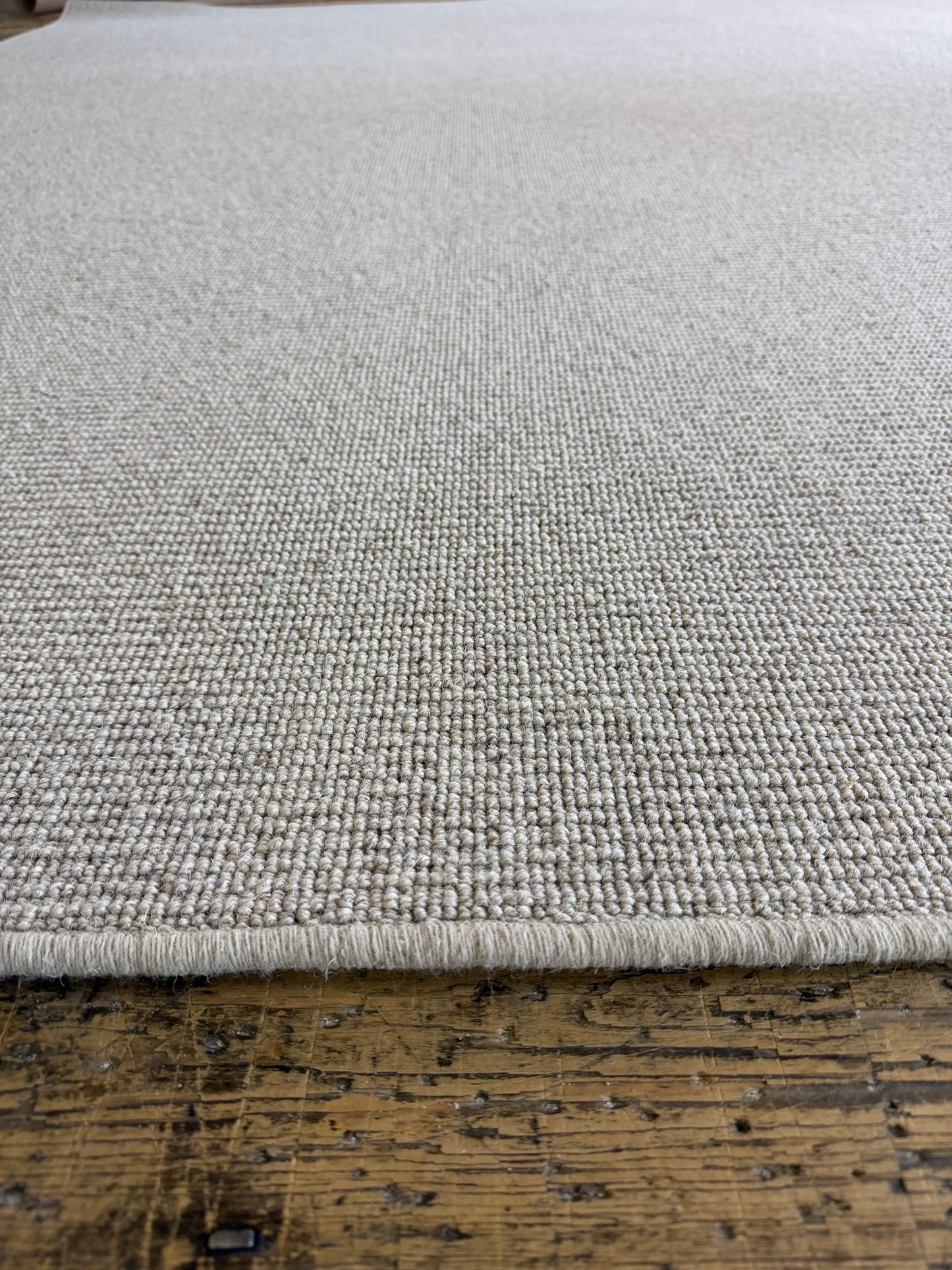 Hessian 100% wool rug 200cm x 250cm