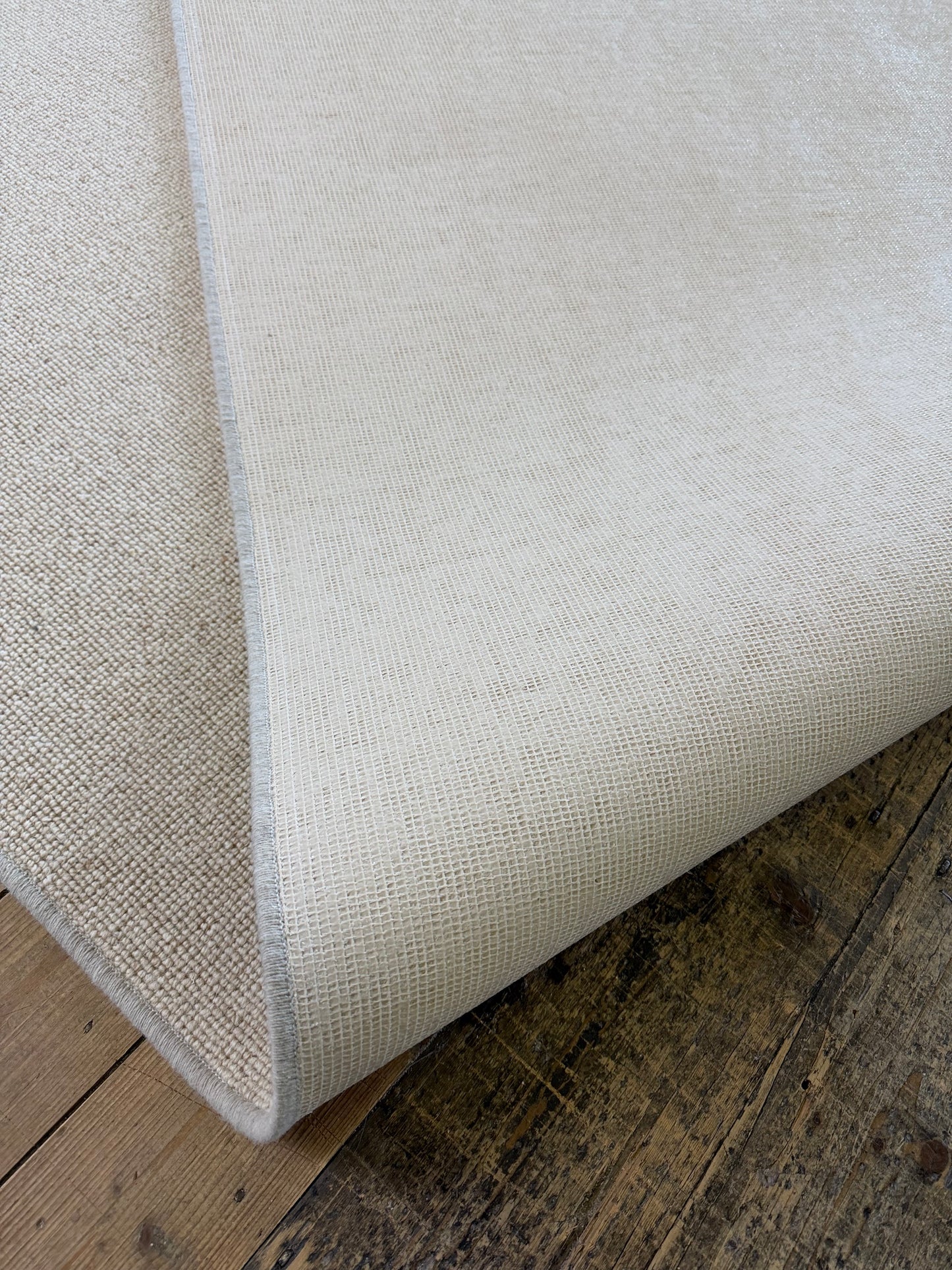 Wafer 100% wool rug 272cm x 385cm