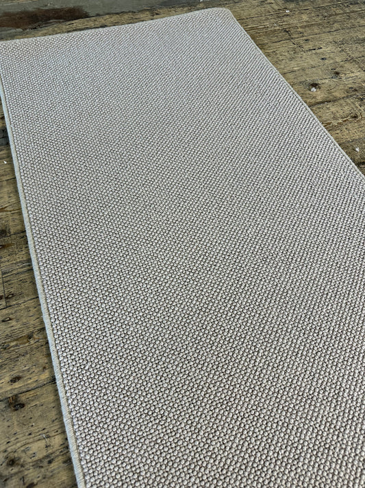 Cinereous 100% wool runner 83cm x 286cm