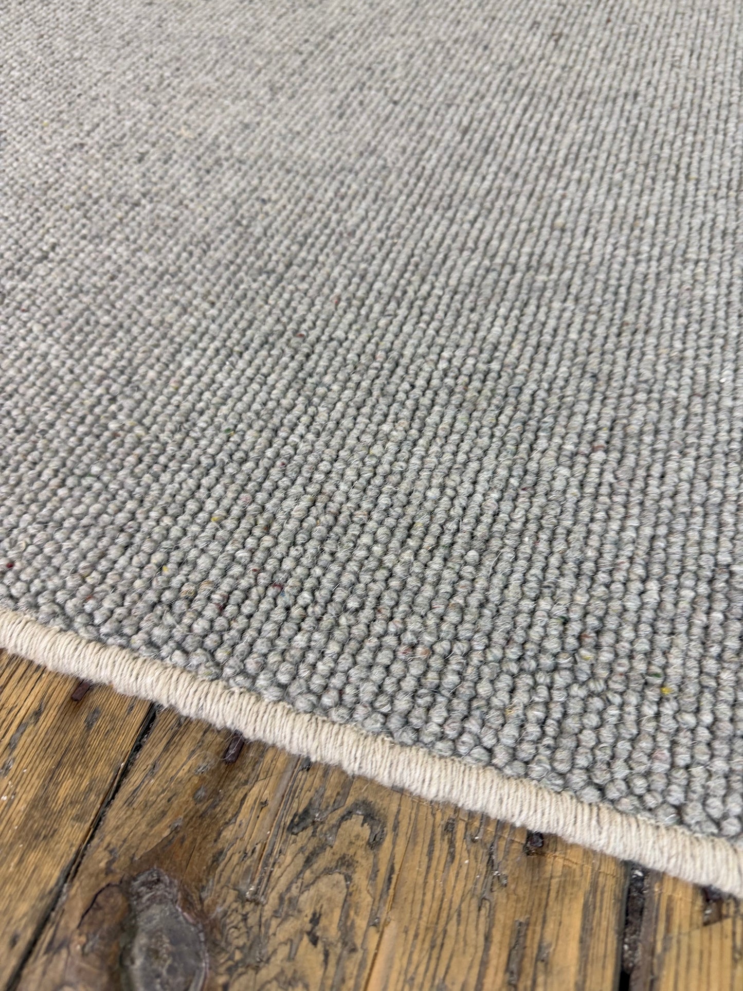 Pewter 100% wool rug 239cm x 273cm