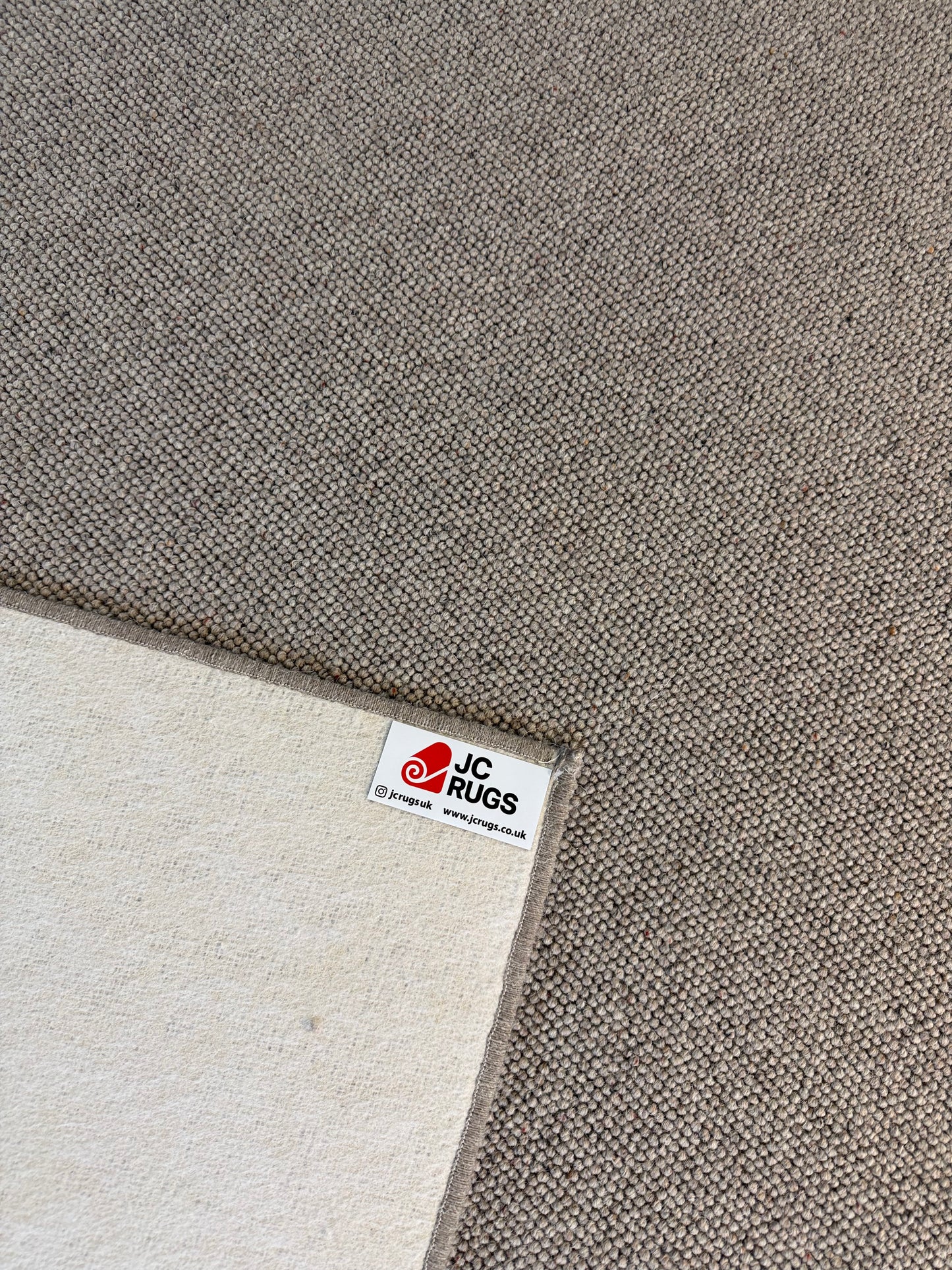 Dapper 100% wool rug 230cm x 330cm
