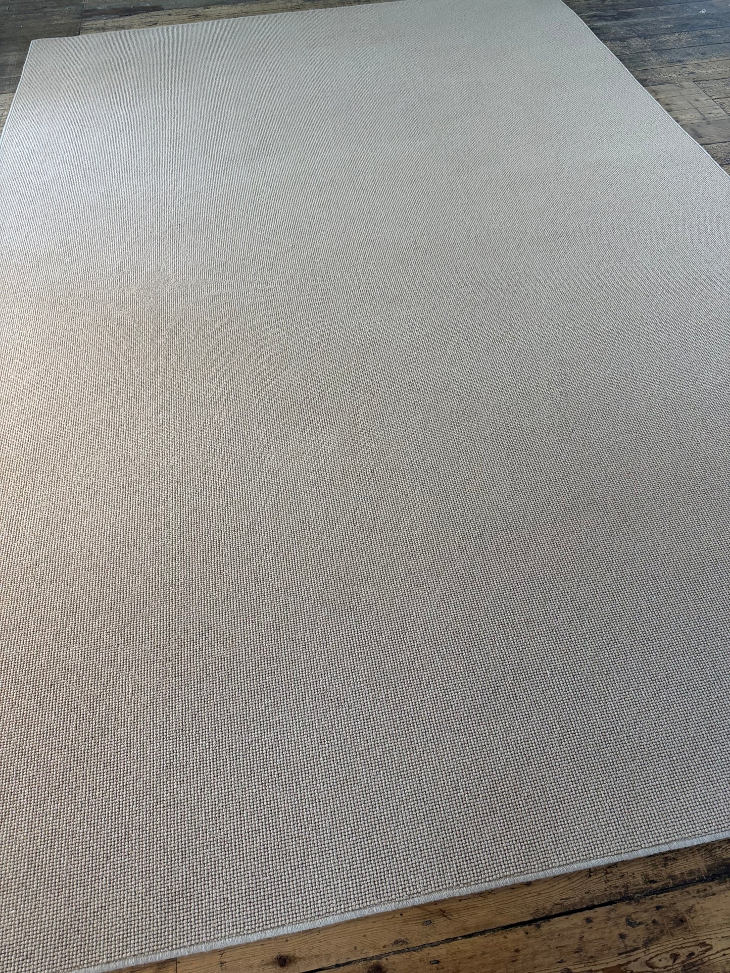 Montadale 100% wool rug 270cm x 400cm