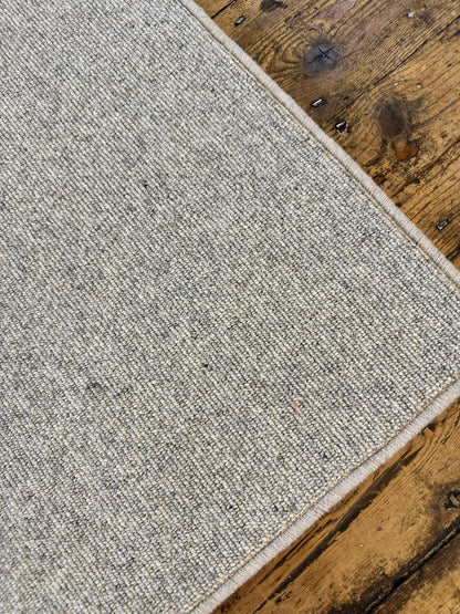 Bone 100% wool rug 189cm x 250cm