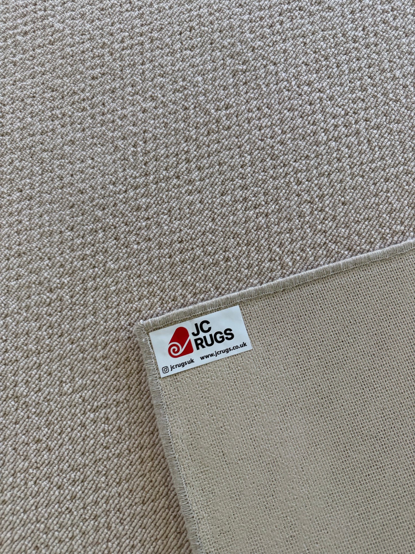 Tones 100% wool rug 260cm x 372cm