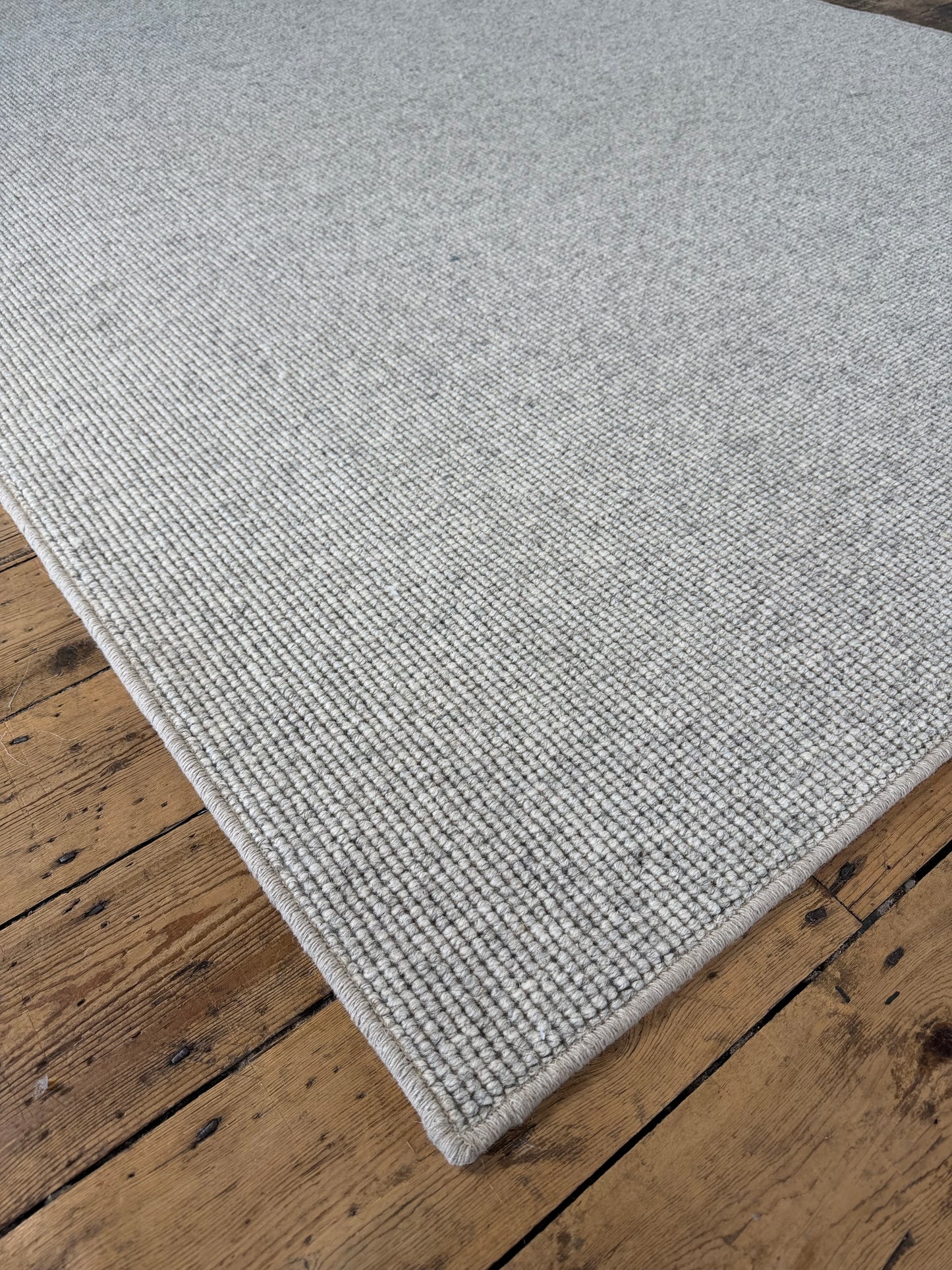 Lunar 100% wool rug 190cm x 313cm