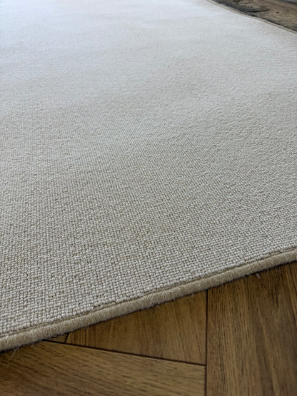 Chalk 100% wool rug 285cm x 398cm