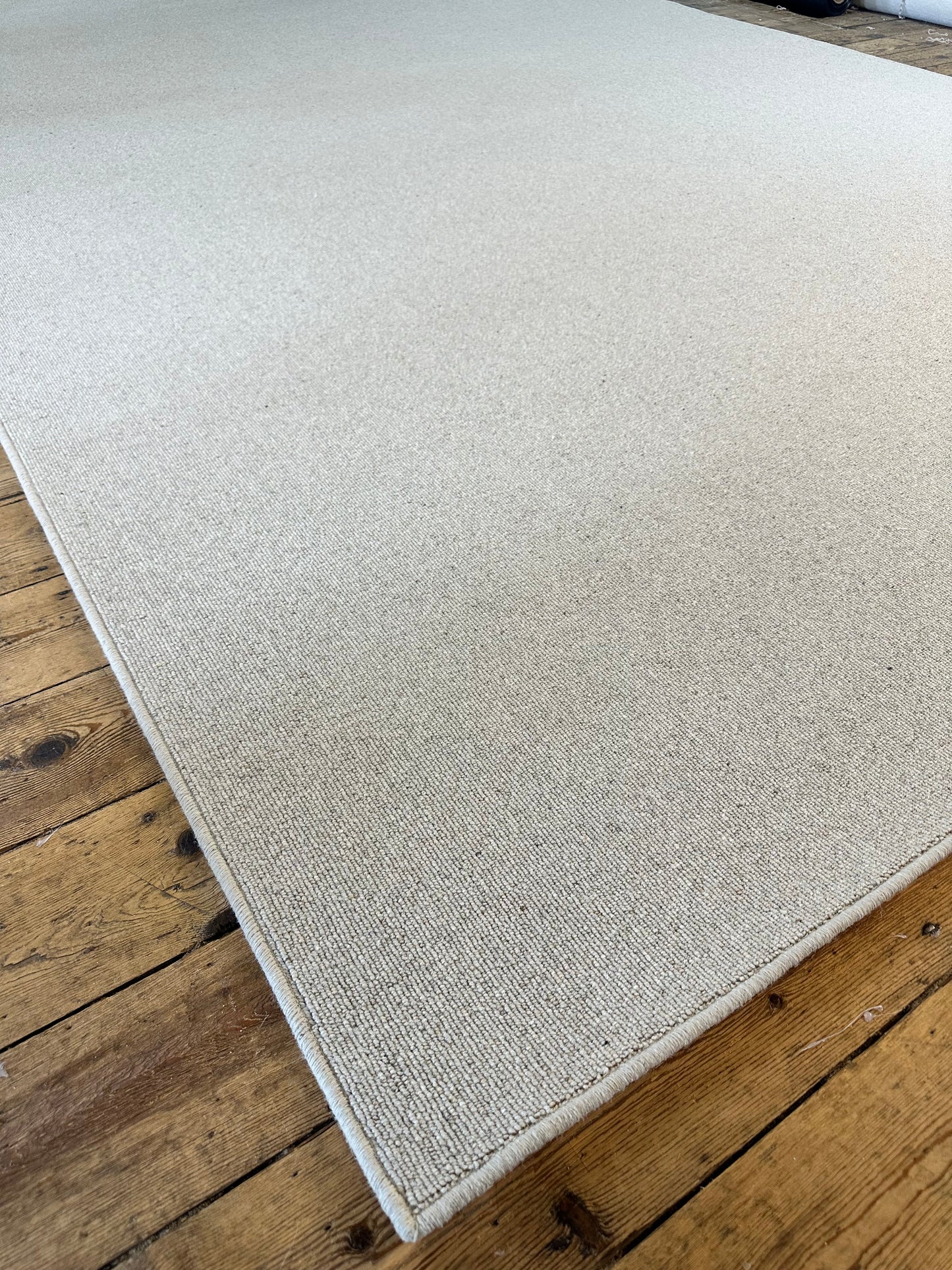 Oatcake 100% wool rug 279cm x 416cm