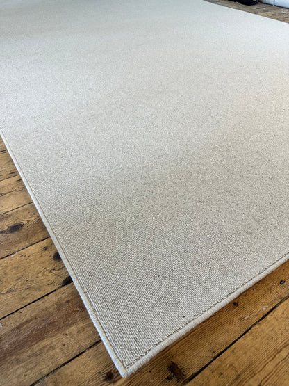 Oatcake 100% wool rug 279cm x 416cm