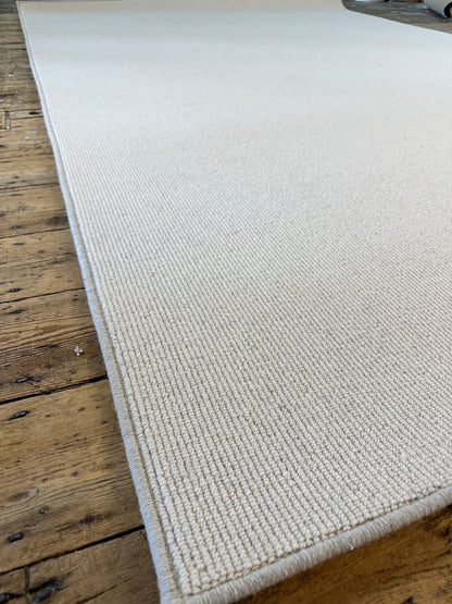 Tawny 100% wool rug 224cm x 326cm