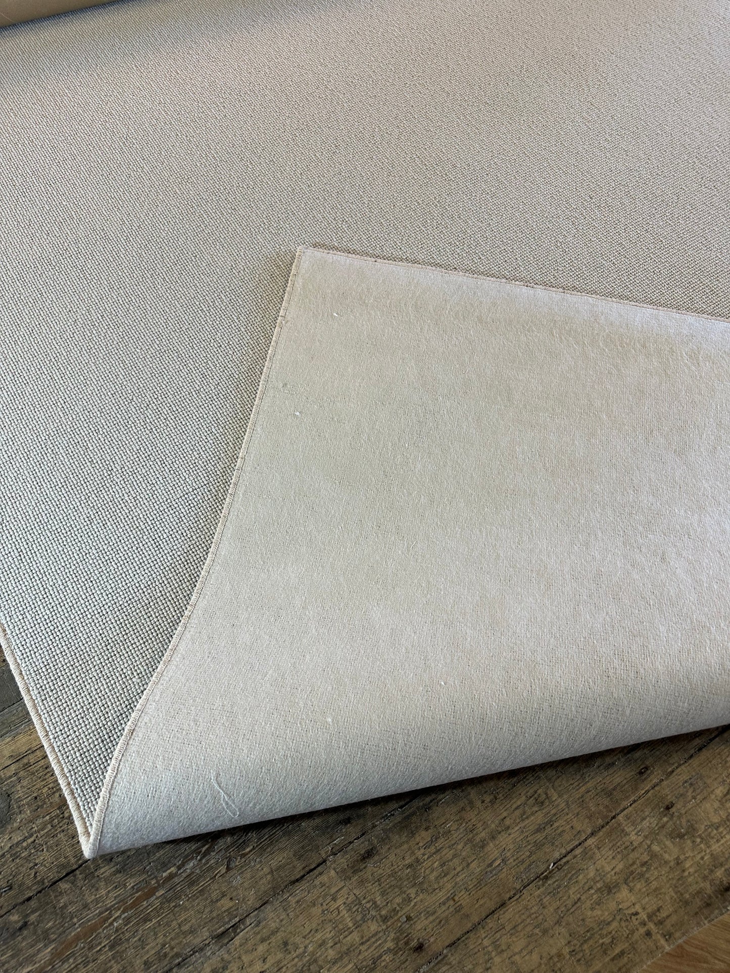 Perendale 100% wool rug 222cm x 300cm