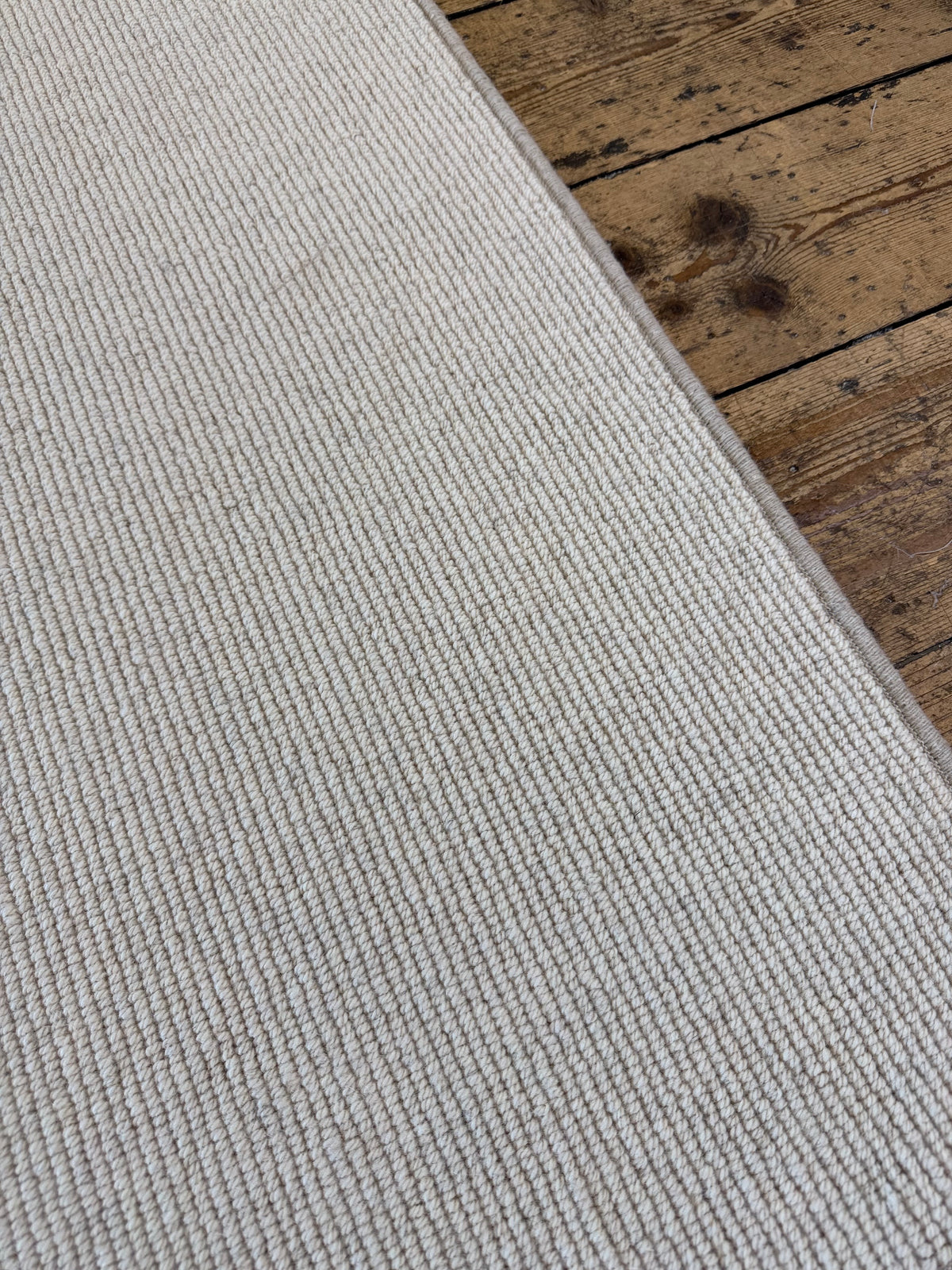 Tawny 100% undyed wool rug 220cm x 320cm