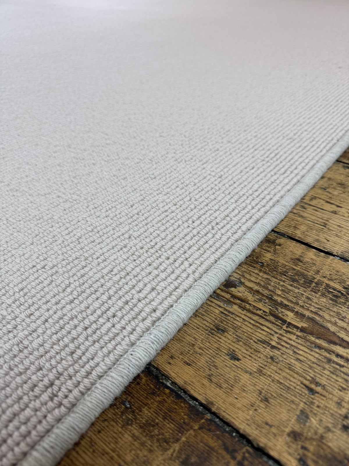 Champagne 100% wool rug 225cm x 256cm