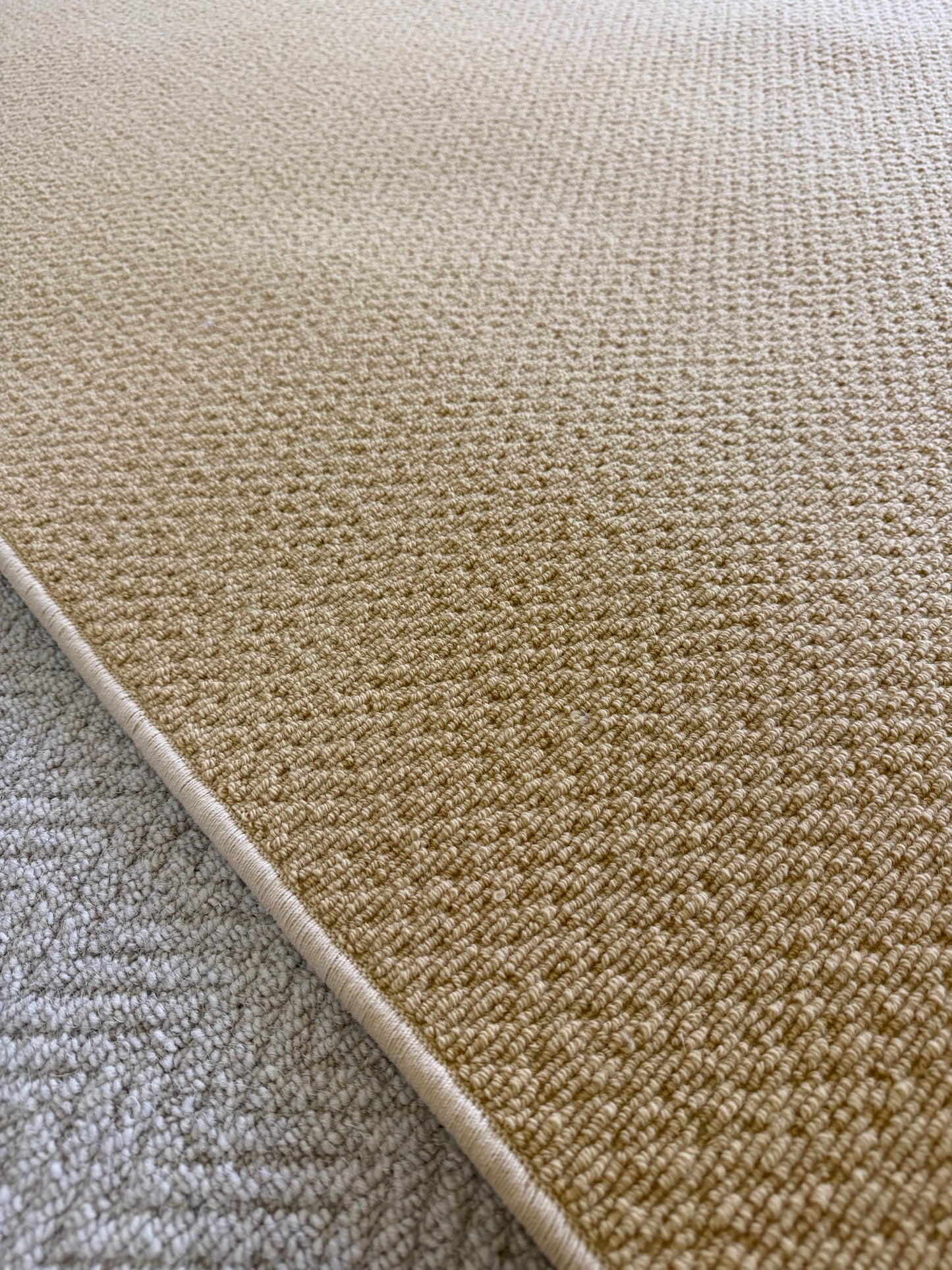 Honeycomb 100% wool rug 276cm x 398cm