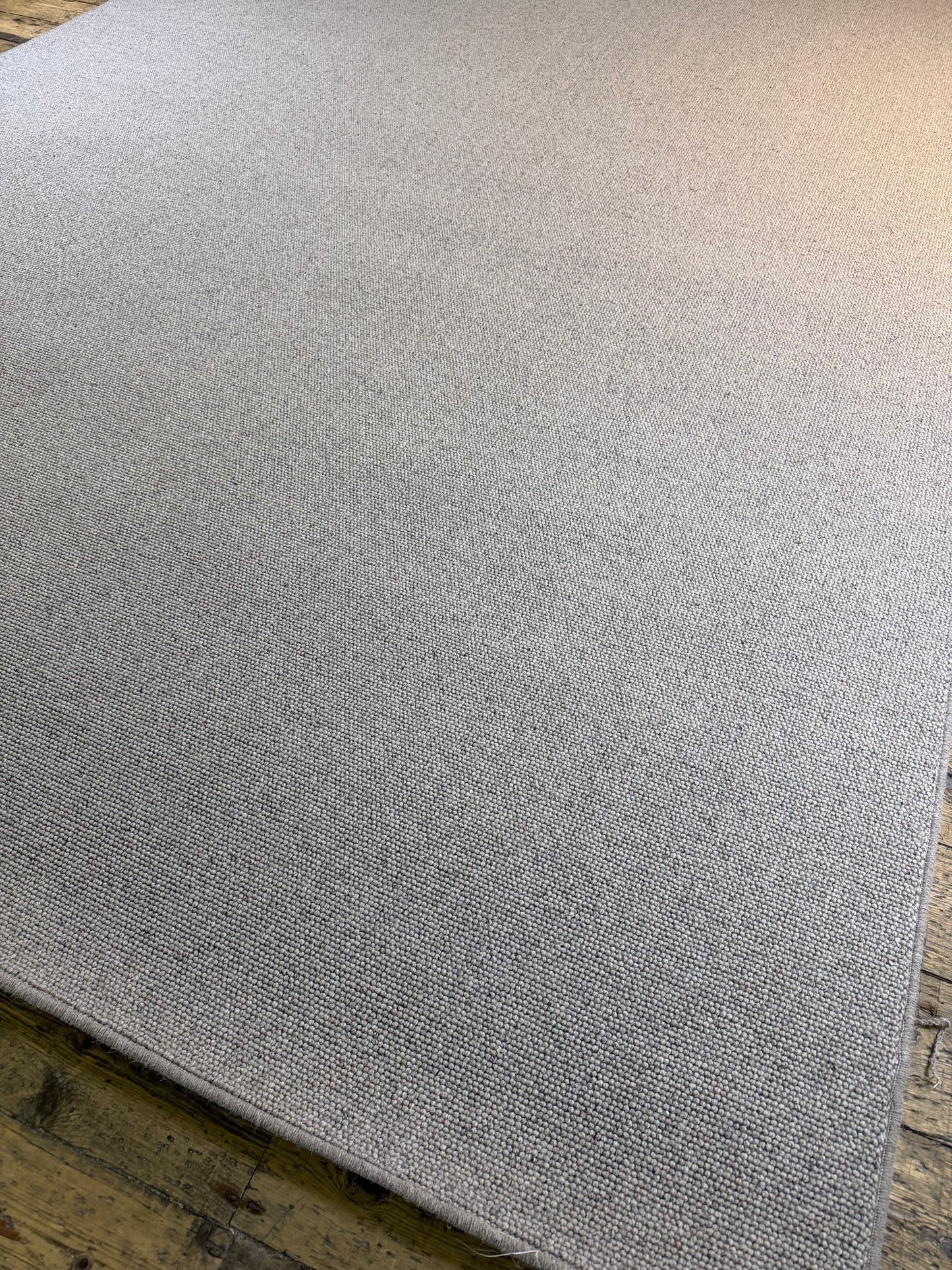 Dapper 100% wool rug 260cm x 360cm