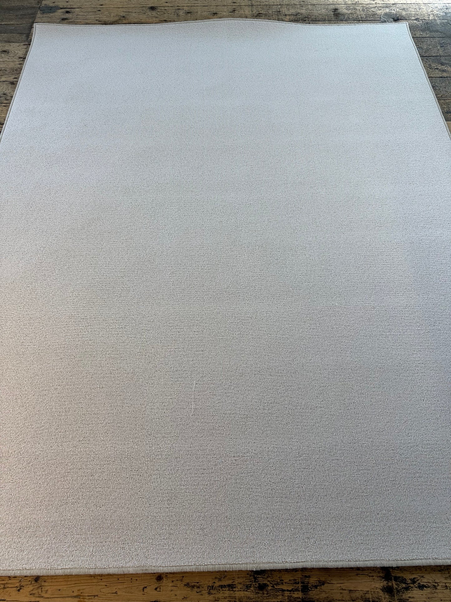 White flake 100% wool rug 200cm x 250cm