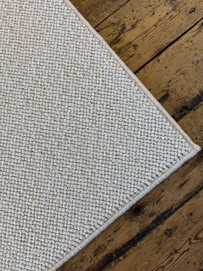Pearl ivory 100% polypropylene rug 226cm x 324cm
