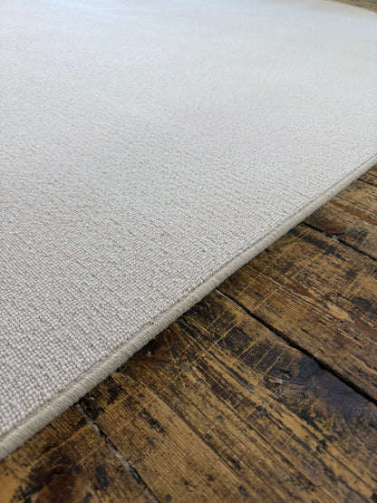 White flake 100% wool rug 200cm x 250cm