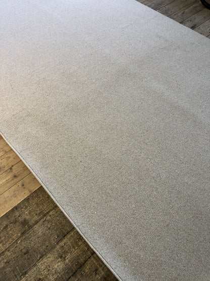 Oatcake 100% wool rug 208cm x 378cm